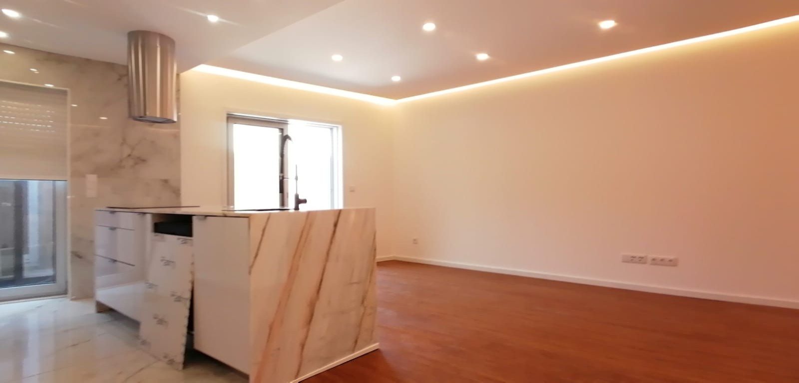 pv10735-novas-17jpeg