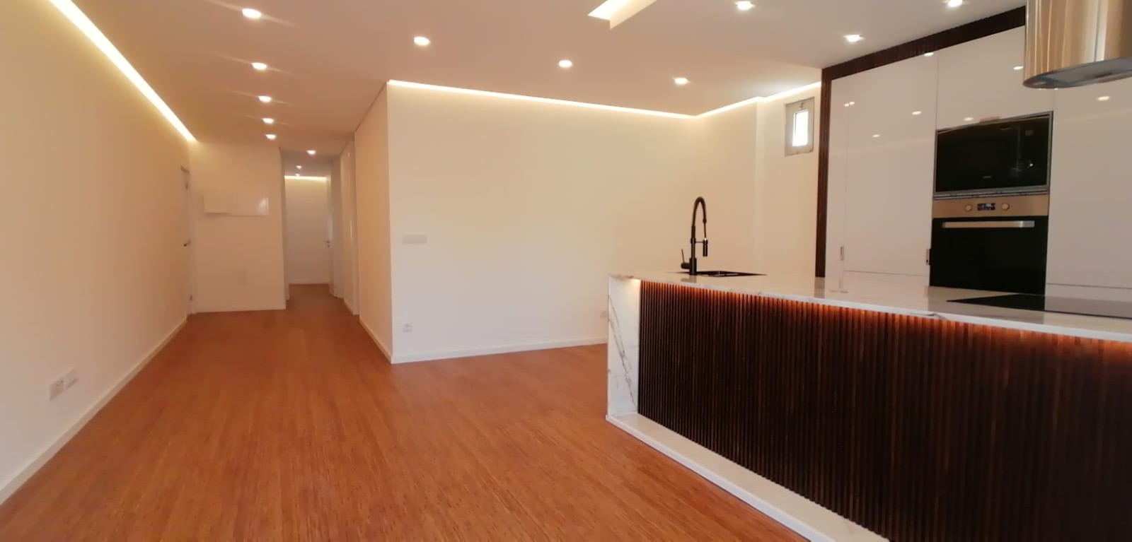 pv10735-novas-22jpeg