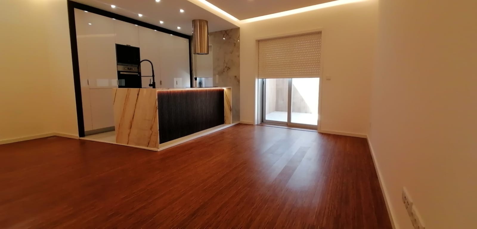 pv10735-novas-23jpeg