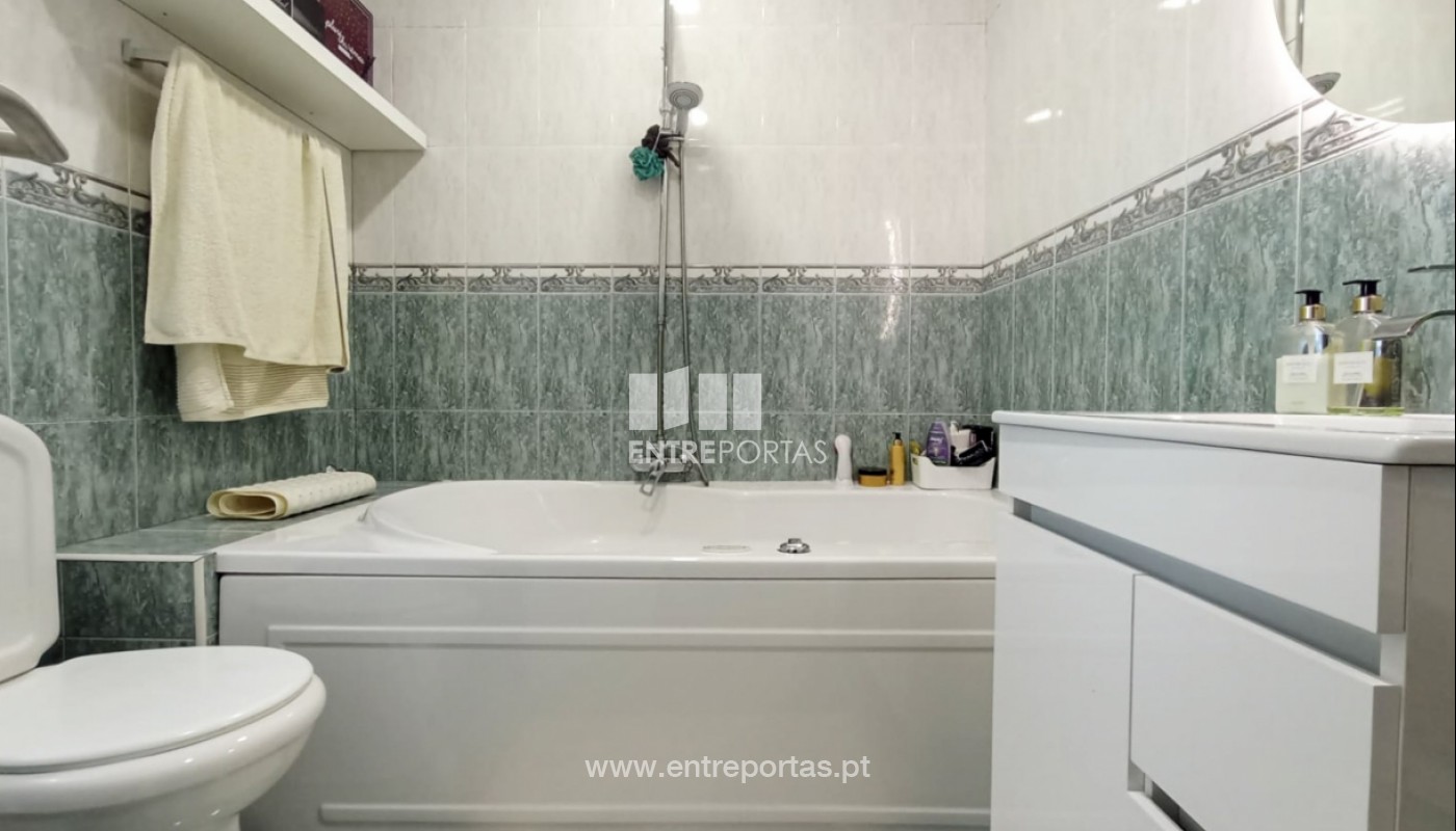 House in Povoa de Varzim - Image 5