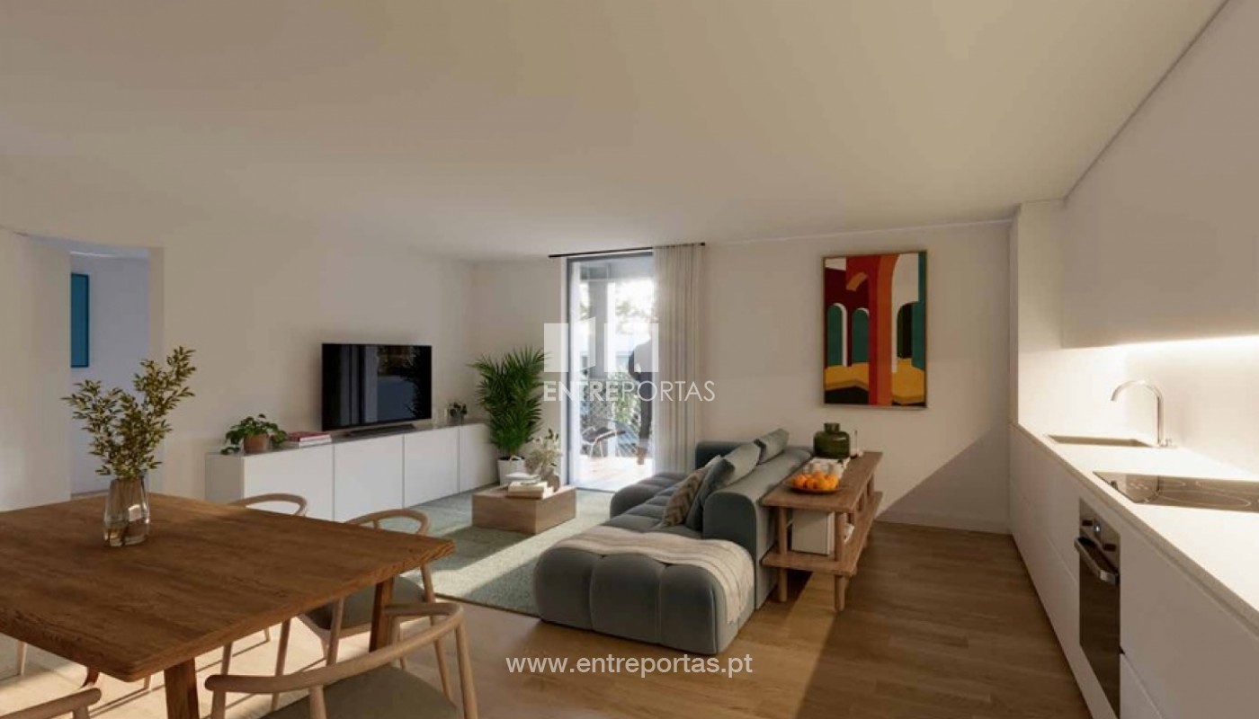 House in Paranhos - Image 4