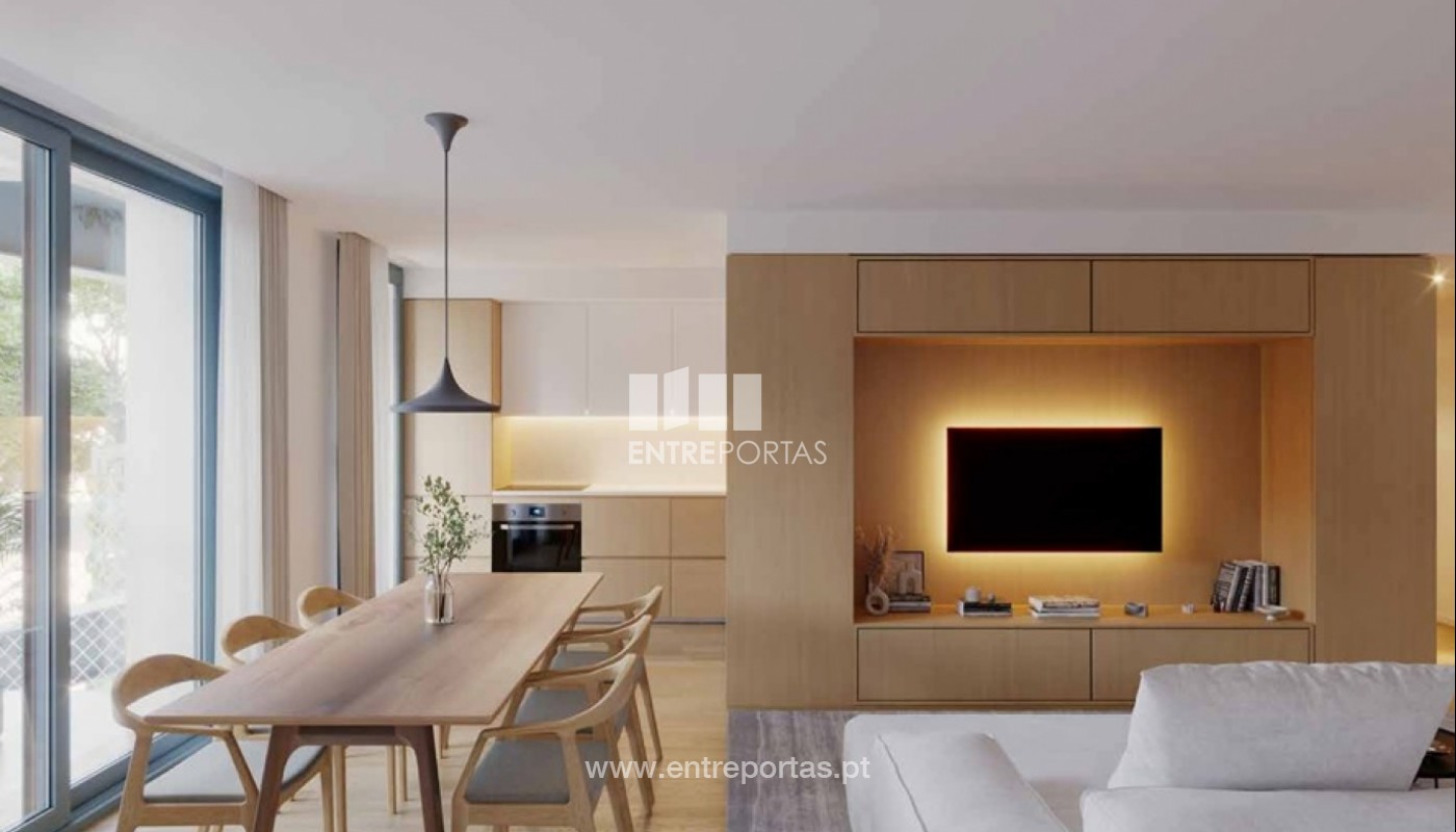 House in Paranhos - Image 3