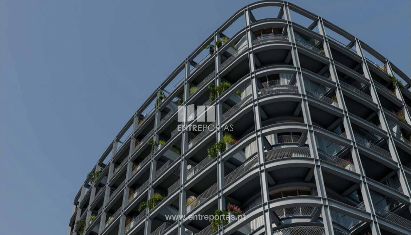 House in Paranhos - Image 2