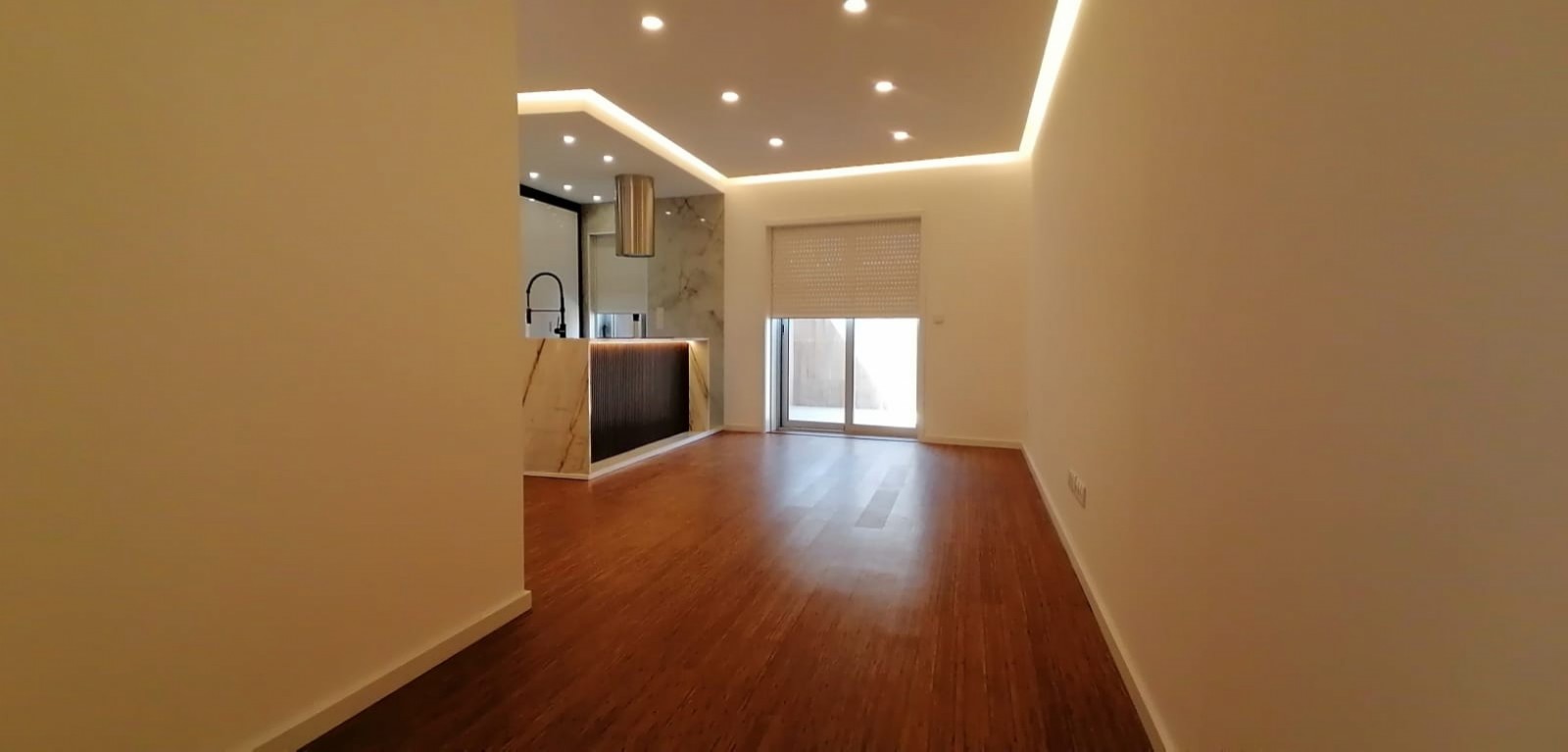 pv10735-novas-25jpeg