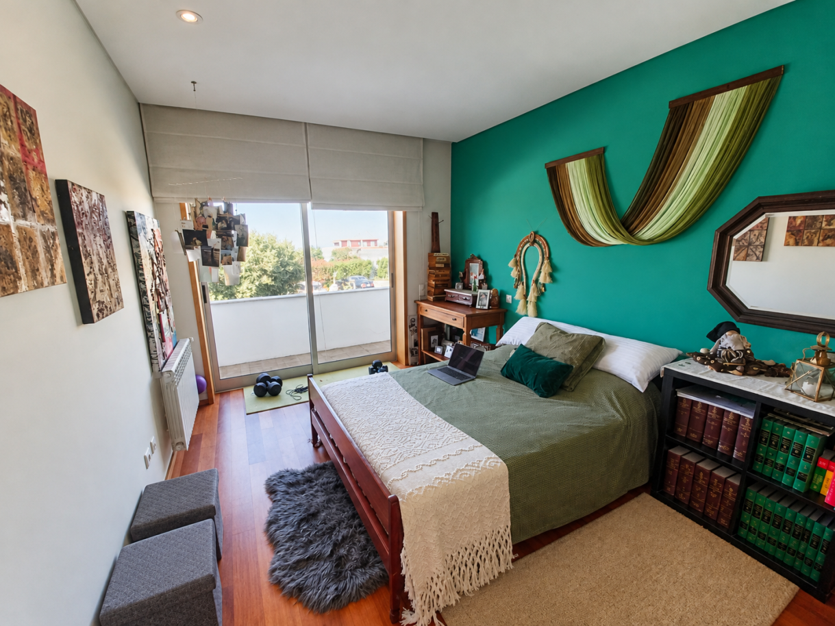 quarto-moderno-com-decoracao-boho-e-tons-verdespng