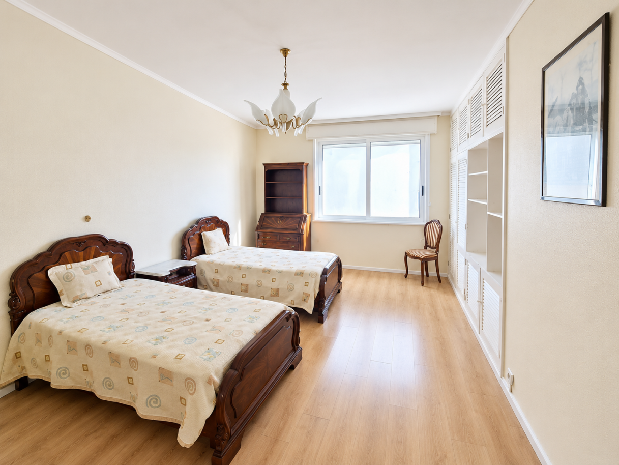 quarto-classico-luminoso-com-camas-vintagepng