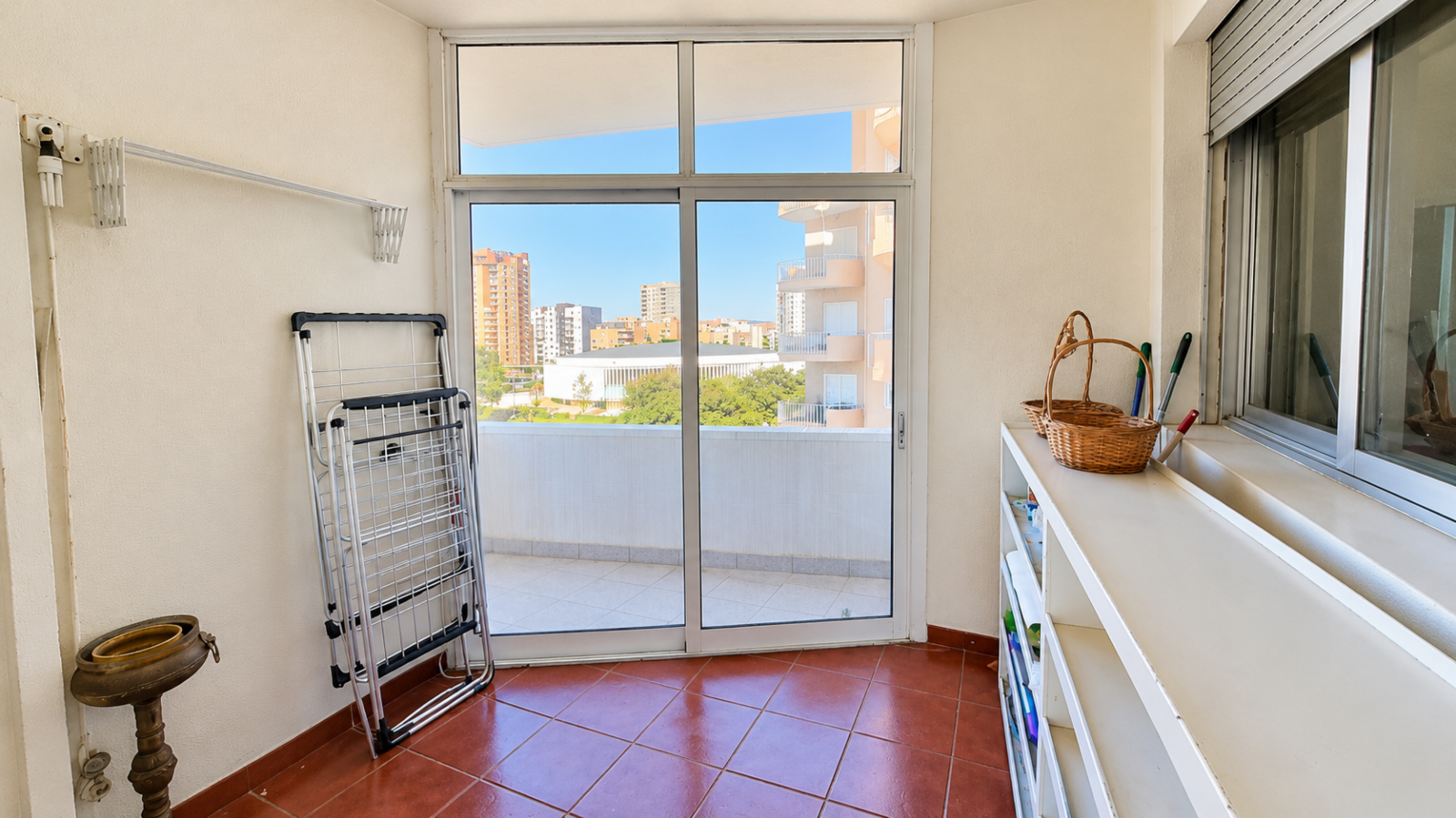 varanda-de-servico-com-vista-urbanapng