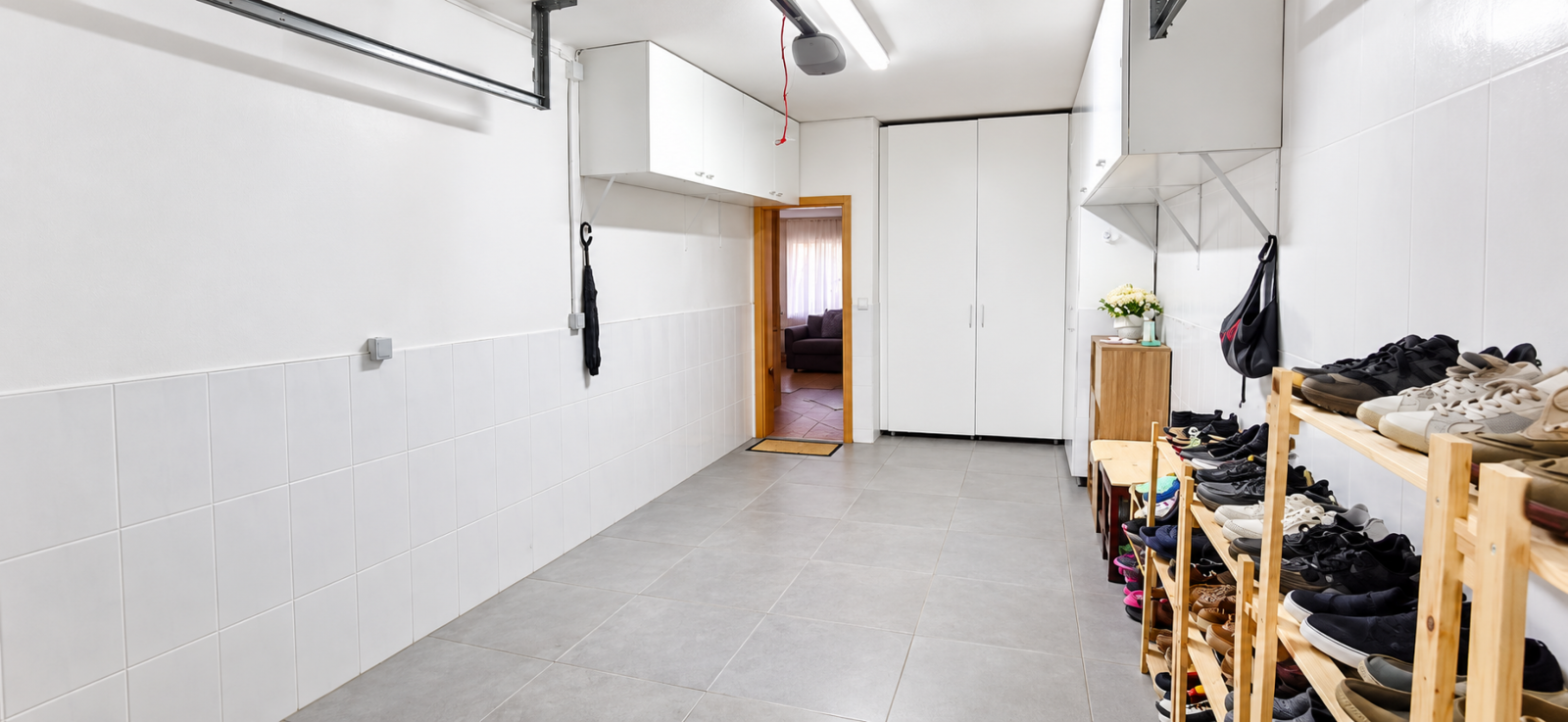 garagem-organizada-com-arrumacao-de-calcadopng