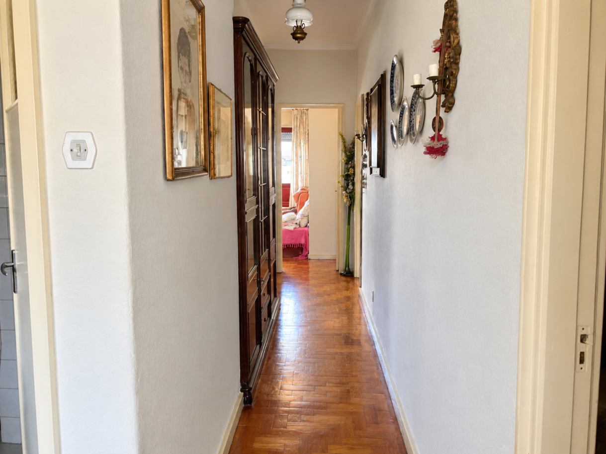 corredor-vintage-com-decoracao-classicapng