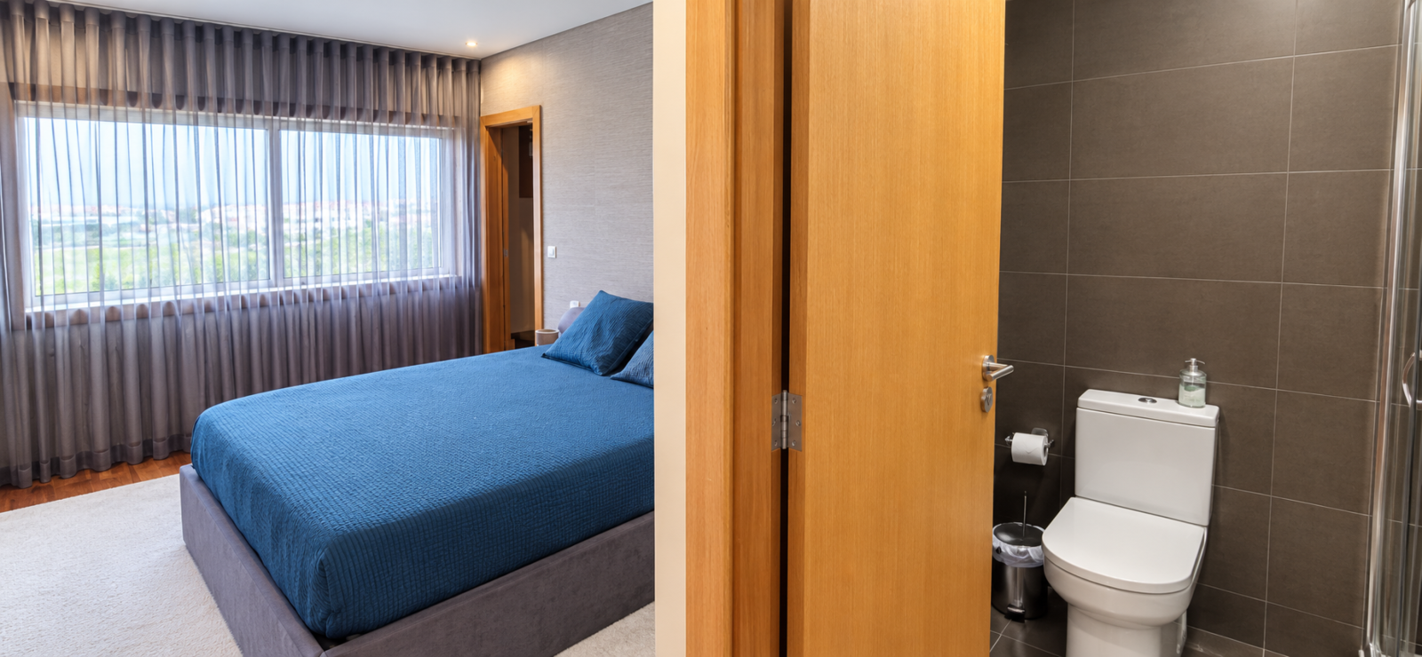 quarto-moderno-com-casa-de-banho-privativapng